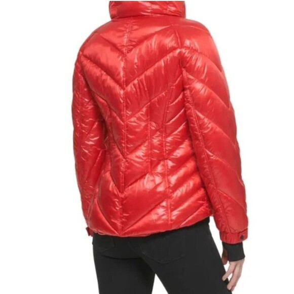 GUESS Women's Quilted Red Chevron Packable Zip Puffer Jacket Coat 22QMP180, Sz M - Picture 4 of 11